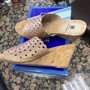 White Mountain Rose Gold Metallic Slip on Open Toe Wedges Size 8M New in Box